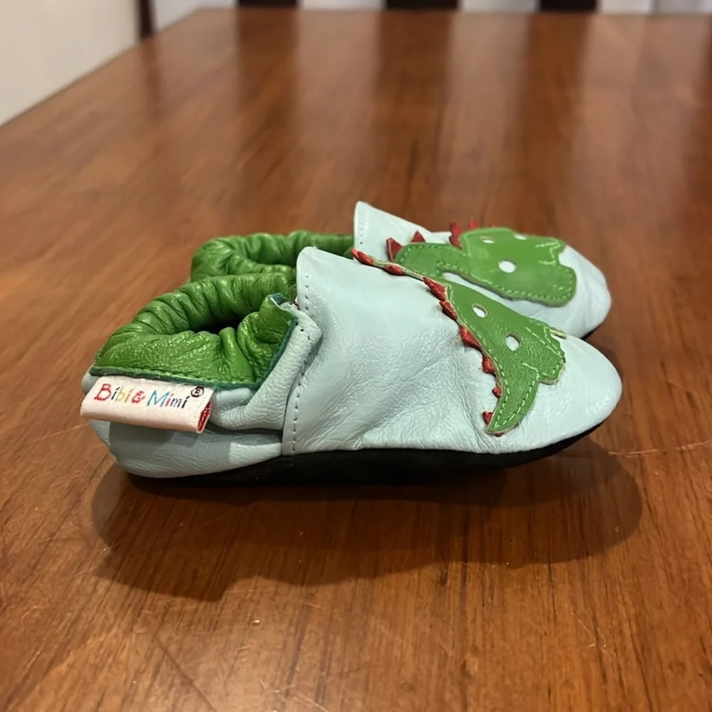 Bibi and Mimi Dino Dinosaur Crib Shoes Sneakers new Boys Girls Size 0-6 Months